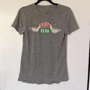 Central Perk Friends T-Shirt - Size Small
